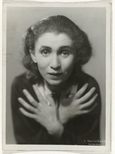 Portrait of Chaja Goldstein.
