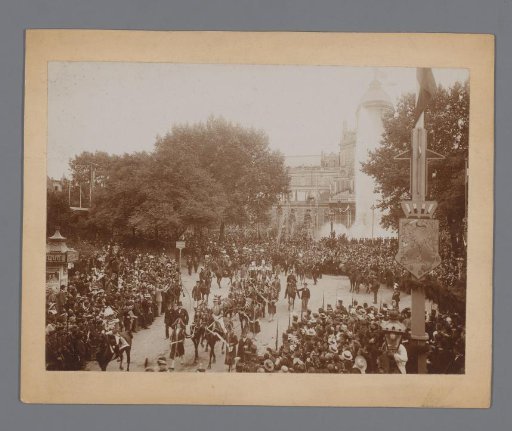 Calèche with Princess Wilhelmina and Queen Mother Emma, Frederiksplein, Amsterdam