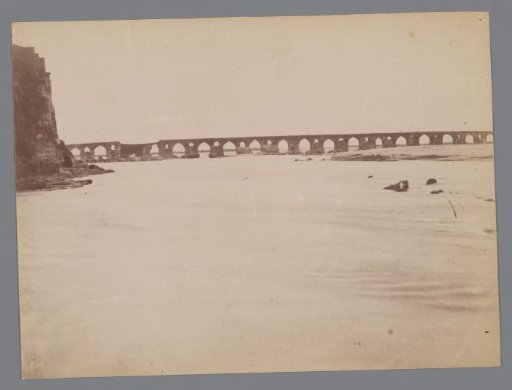 View of the Band-e Qaisar bridge over the Karun River, Shûshtar, Iran