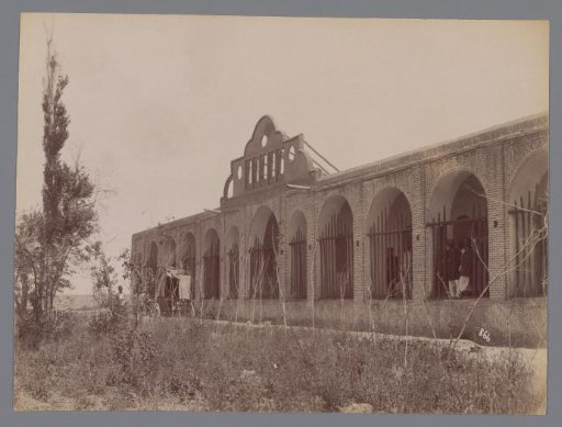 View of a building [mosque?], "La Route de Kaznin/Kazrin"[?], Iran
