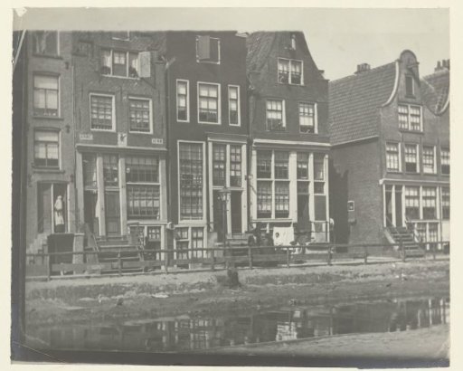 View of the Palmgracht near the Kromme Palmstraat in Amsterdam