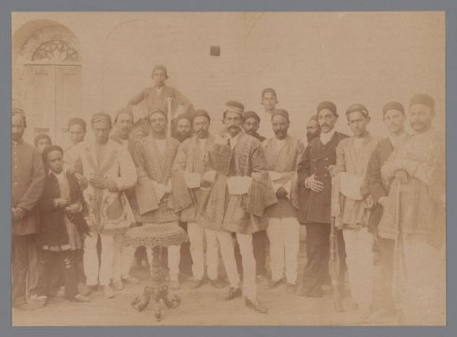 Group portrait of approximately 20 Iranians of the (semi-)nomadic Lors people, Lourestan, Iran ["Lors a Lourestan"]