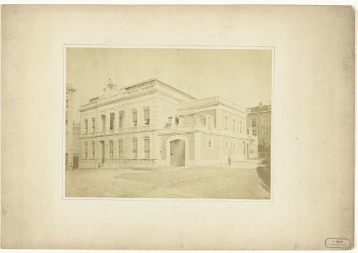 Photograph of a neo-classical (known?) building