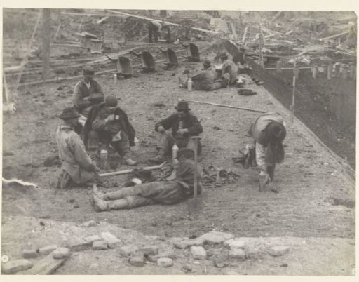 Break time in the excavation pit on the Van Diemenstraat in Amsterdam