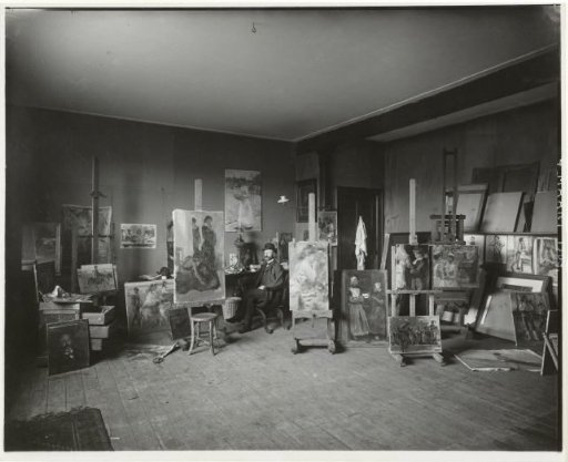 Isaac Israels in his studio at Oosterpark 82 in Amsterdam