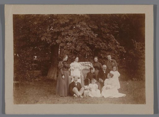 Group portrait of the Jonker and Jonker Nije families