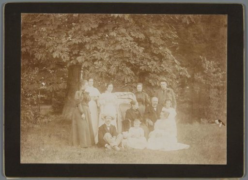 Group portrait of the Jonker and Jonker Nije families