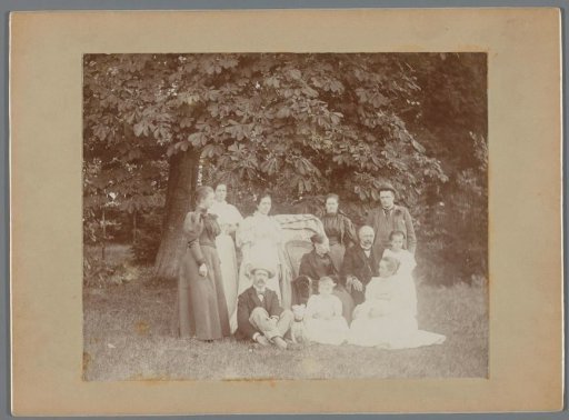 Group portrait of the Jonker and Jonker Nije families
