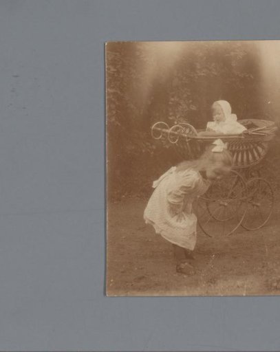 Portrait of Johanna Geertruida and Anne Madeleine van der Waals, Anne sitting in a child's carriage