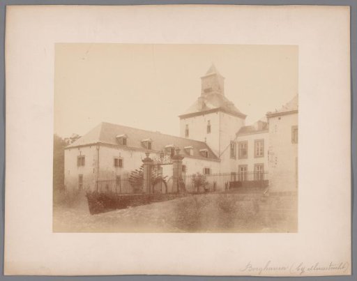 Entrance and southern tower of Borgharen Castle before restoration