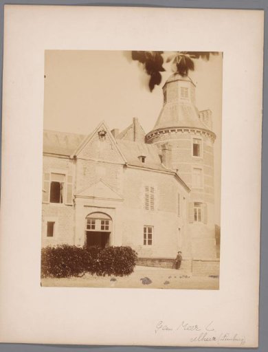 Main house with tower of the Castle of Mheer