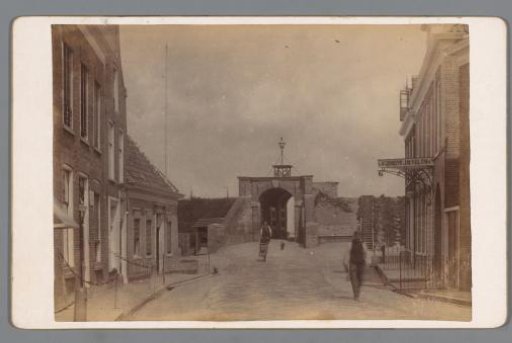 Street leading to the Grote Waterpoort in Delfzijl