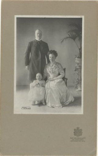 Portrait of Wilhelmina, Queen of the Netherlands, Hendrik of Mecklenburg-Schwerin, and Juliana, Queen of the Netherlands