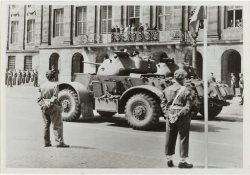 Parade on the Dam in Amsterdam during the liberation celebrations on 28 June 1945