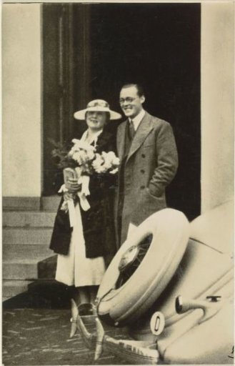 Engagement of Juliana, Queen of the Netherlands, and Bernhard of Lippe-Biesterfeld in front of Noordeinde Palace in The Hague on 8 September 1936