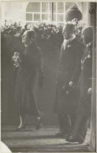 Banns of marriage of Juliana, Queen of the Netherlands, and Bernhard of Lippe-Biesterfeld in the town hall in The Hague on 19 December 1936