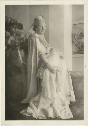 Portrait of Juliana, Queen of the Netherlands, and Beatrix, Queen of the Netherlands