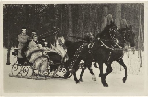 Wilhelmina, Queen of the Netherlands, Juliana, Queen of the Netherlands, and Beatrix, Queen of the Netherlands, in a sleigh in The Hague