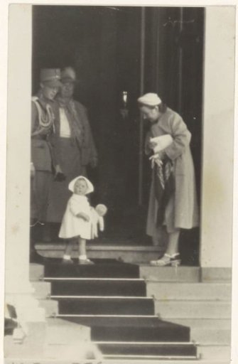 Wilhelmina, Queen of the Netherlands, Juliana, Queen of the Netherlands, Bernhard of Lippe-Biesterfeld and Beatrix, Queen of the Netherlands, in front of the Noordeinde Palace in The Hague