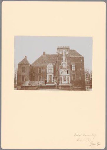View of Cannenburgh Castle in Vaassen