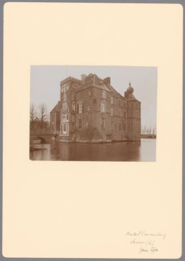 View of Cannenburgh Castle in Vaassen