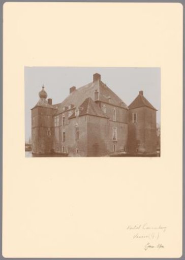 View of Cannenburgh Castle in Vaassen