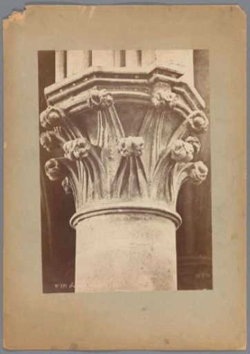 Capital in Notre-Dame in Semur-en-Auxois