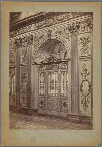Door in the Palace of Fontainebleau