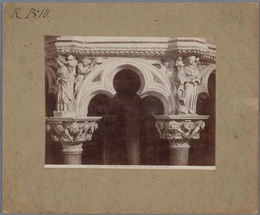 Detail of the Pulpit in the Cathedral of Siena by Nicola Pisano, two capitals decorated with female saints
