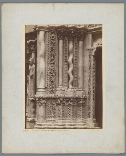 Part of the portal of the Église Saint-Lazare in Avallon