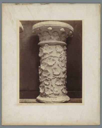 Cast of a column with relief from the Cathedral of Chartres