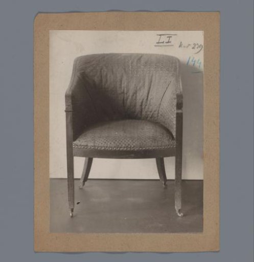 Armchair with castors under the legs