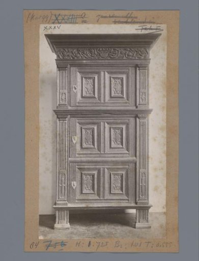 Cabinet of oak decorated with pilasters, chain ornaments and acanthus leaves in the Rijksmuseum, Amsterdam
