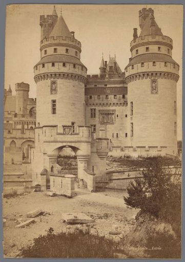 View of the Château de Pierrefonds
