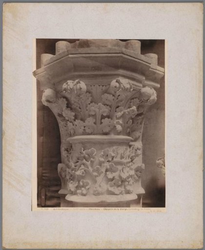 Cast of a capital with leaf motif as in the Cathedral of Reims