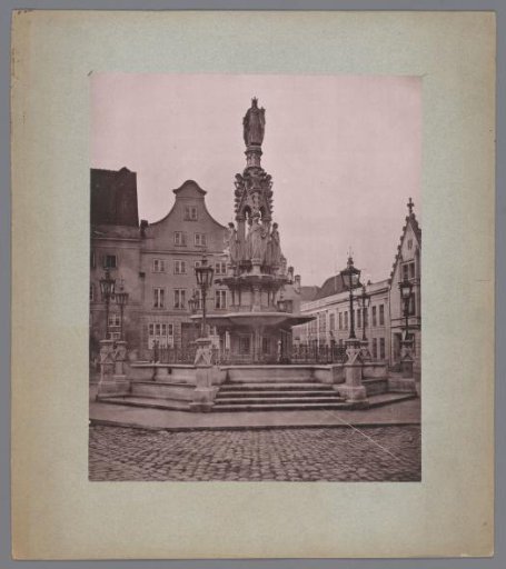 View of the Siegersbrunnen in Lübeck