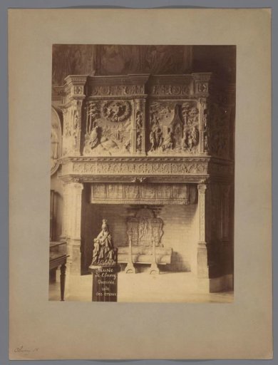 Fireplace in the enamel hall in the Musée de Cluny in Paris
