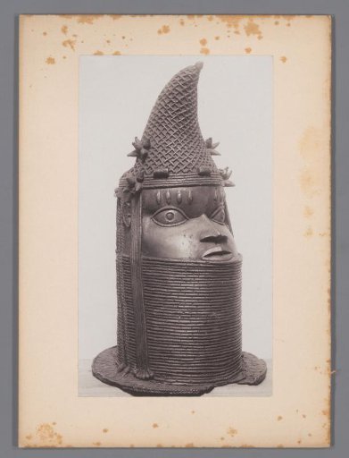 Bronze head from Benin