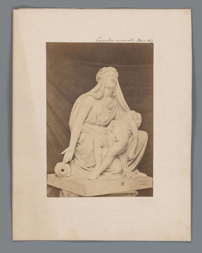 Sculpture of a mourning mother with child