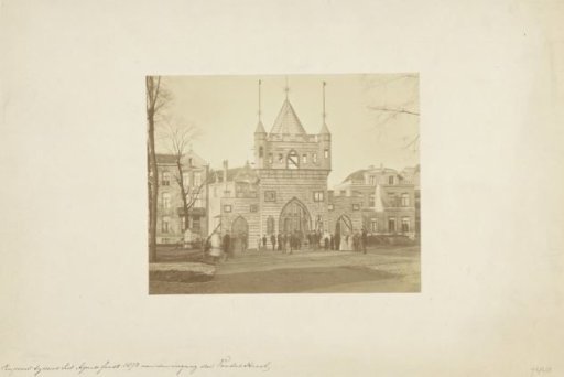 Triumphal arch during the April festival 1872 at the entrance of the Vondelstraat