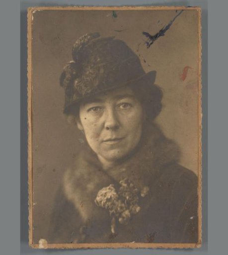 Portrait of Lizzy Ansingh