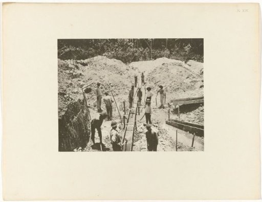 Gold washers in the quarry of L. & F. de Jong, Suriname