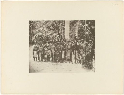 Group portrait of unknown Surinamese people in the Government Garden, Paramaribo