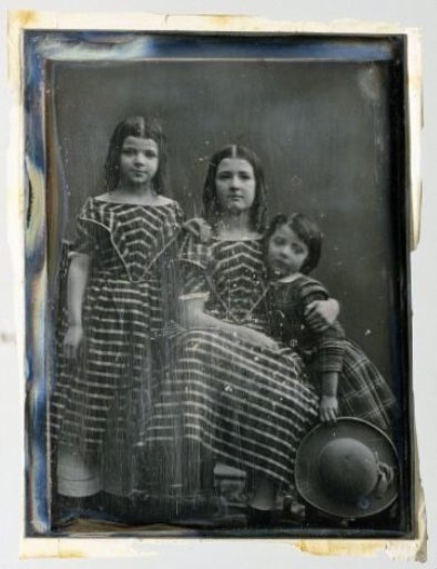 Family Portrait of Rosa, Jeanne and Carel Asser