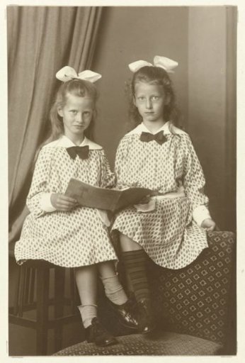 Susanna Frida and Anna Clara