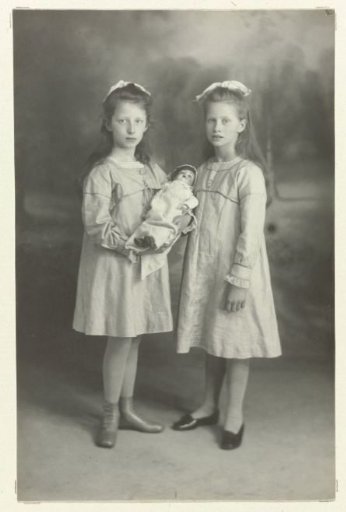 Susanna Frida and Anna Clara