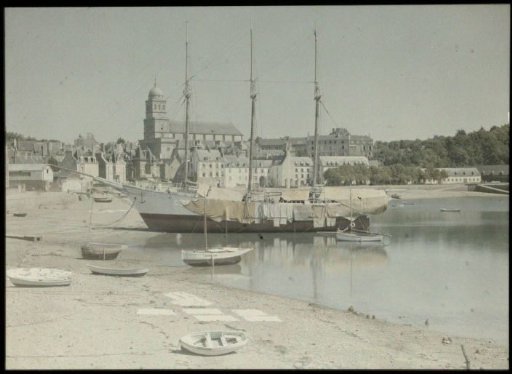 View of the harbour of Saint-Malo