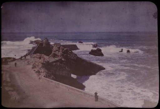View of a rocky coast with a pier at Saint-Malo