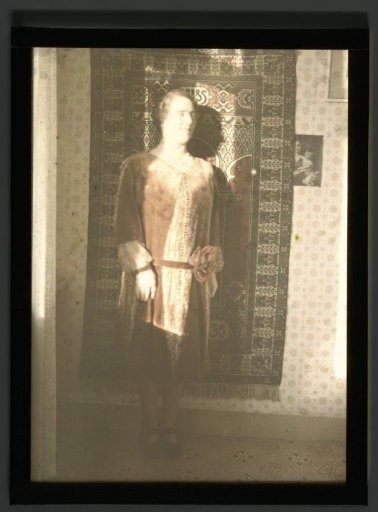 Tine in the Guest Room