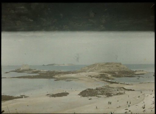 View over the beach with forts at Saint-Malo